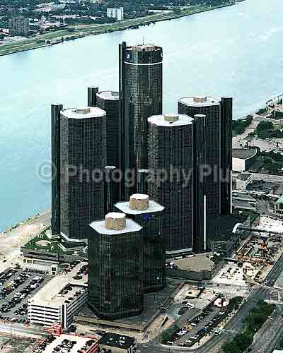 RenCen072803_12V.jpg