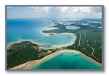 Aerial photo of Presque Isle Harbor looking south